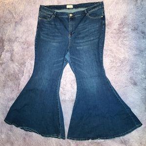 Eloquii flare leg bell bottom jeans 26